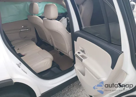 2023 Mercedes-Benz Glb 250 z USA, uszkodzony, nr VIN W1N4M4GB3PW270733